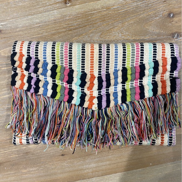 STELLA AND DOT FRINGE CLUTCH - Picture 3 of 6